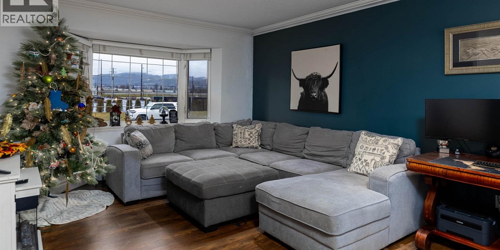 4813 POHLE AVENUE Terrace Photo 2 4813 POHLE AVENUE Terrace Photo 2